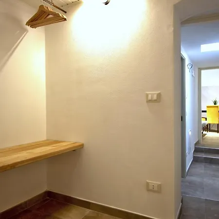Castle House Bed & Breakfast LʼAquila