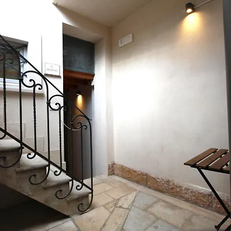 Bed & Breakfast Castle House LʼAquila