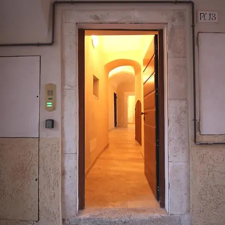 Bed & Breakfast Castle House LʼAquila